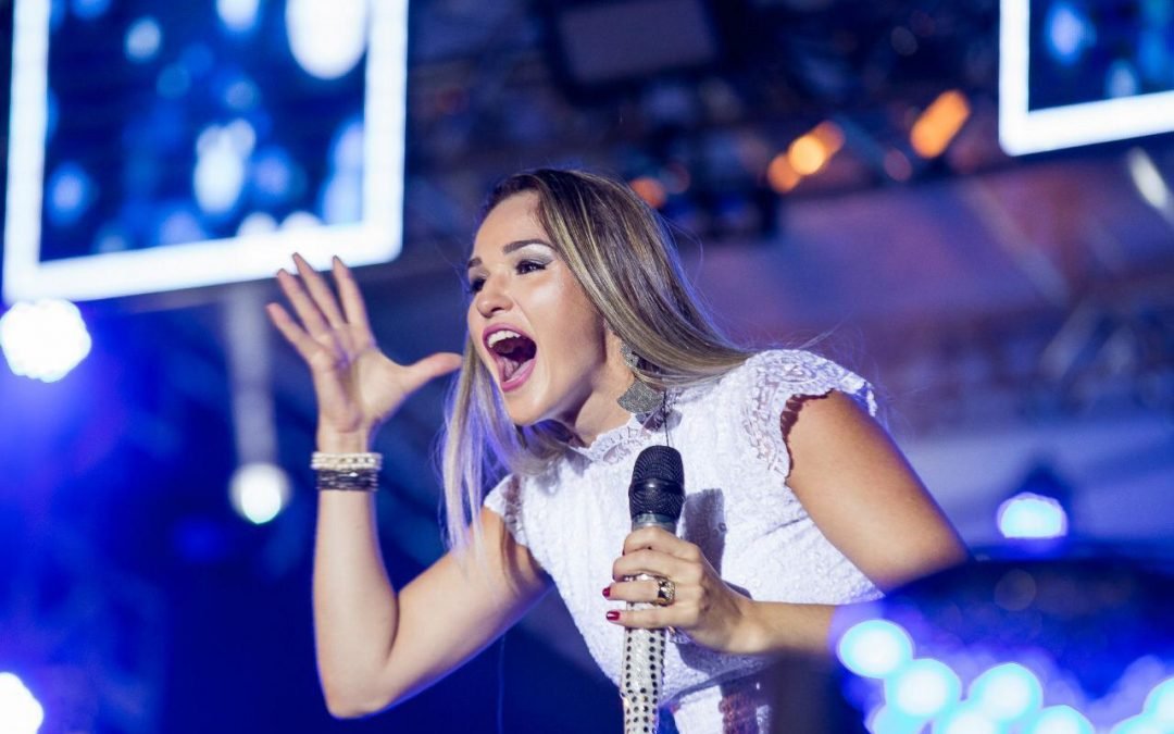 Cantora baiana Izy Monteiro é a atração do aniversário da Zona Noroeste